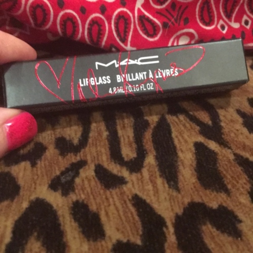 MAC viva glam MILEY CYRUS 2 lipgloss sold out